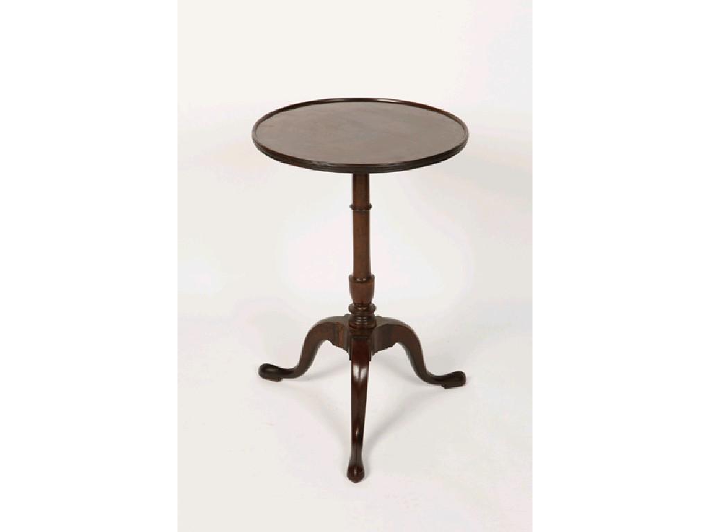 Appraisal: A GEORGE III MAHOGANY CIRCULAR TOPPED OCCASIONAL TABLE the top