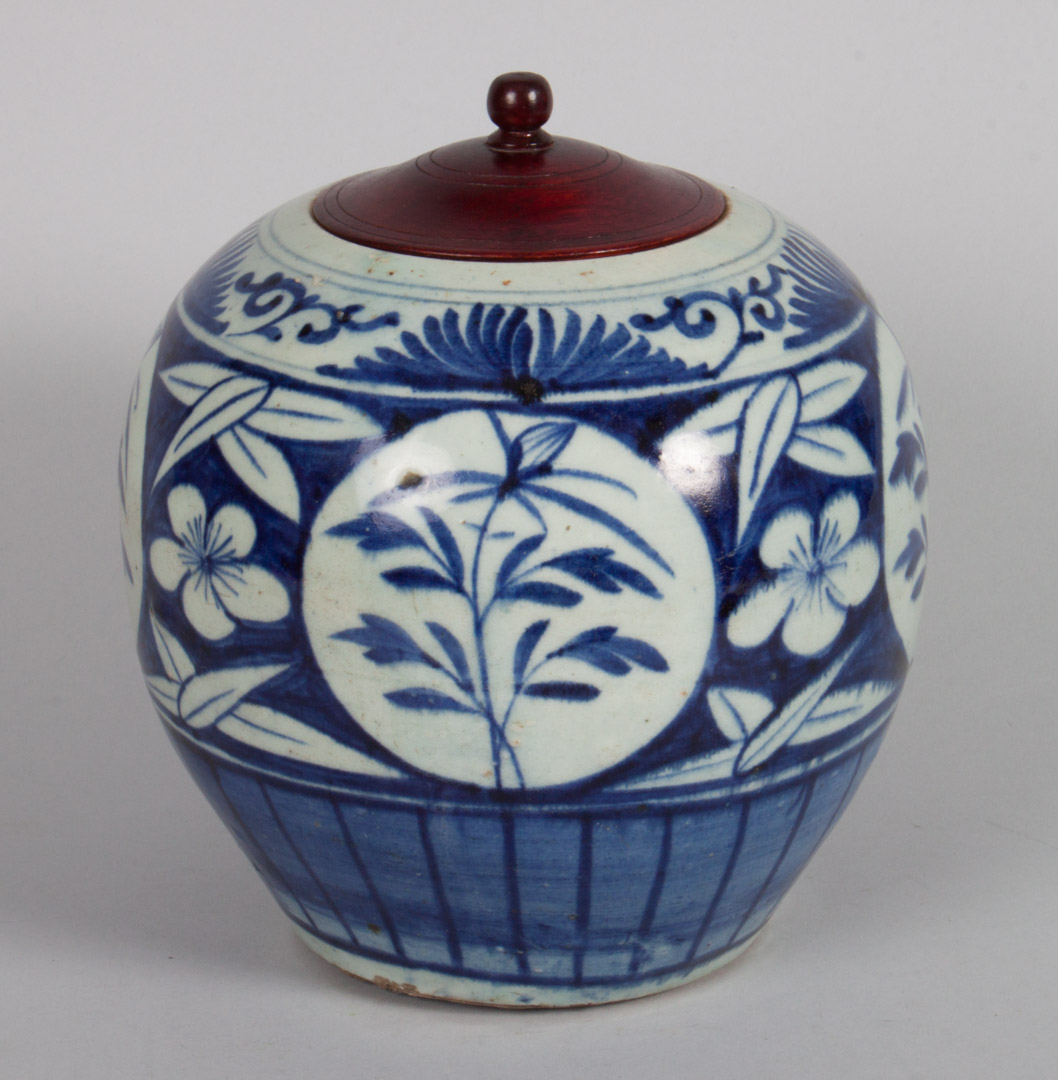 Appraisal: Chinese Export porcelain blue and white ginger jar mid- th