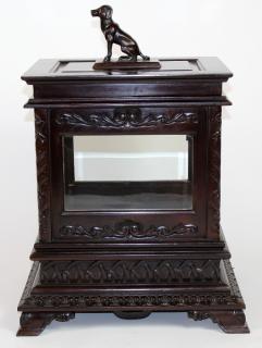 Appraisal: Carved mahogany brandy box with focal dog Heavily carved mahogany