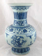 Appraisal: A large blue and white vase with peach tree and