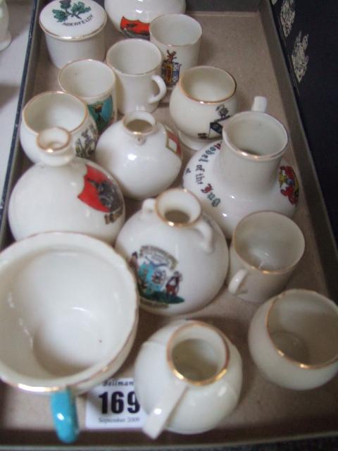 Appraisal: Fifteen items of Goss China including a Lincoln vase 'God