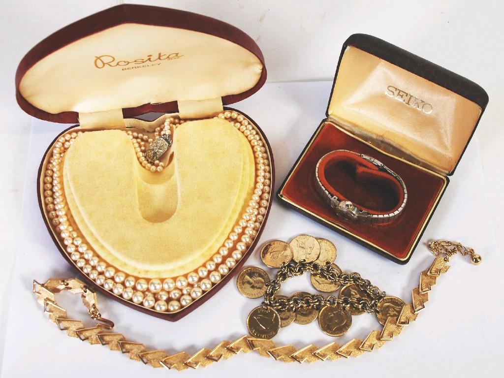 Appraisal: QUANTITY OF COSTUME JEWELLERY including boxed set of Ciro Pearls