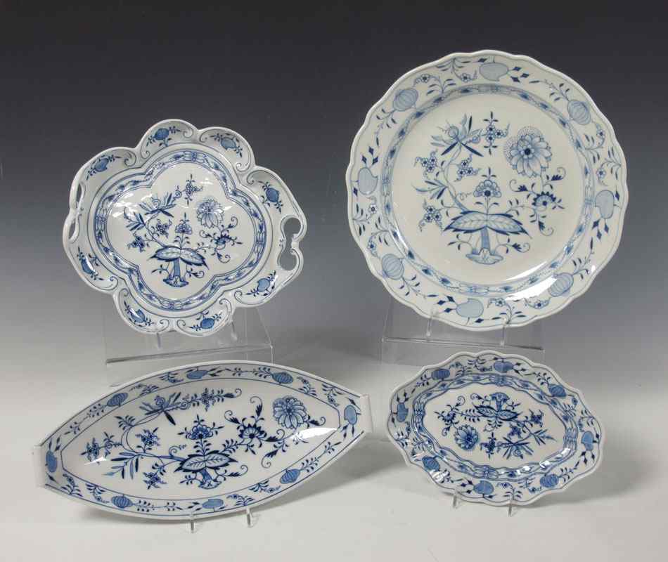 Appraisal: MEISSEN BLUE ONION SERVING CHINA PIECES All with the blue