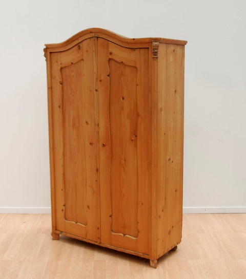 Appraisal: A French pine armoire x x cm