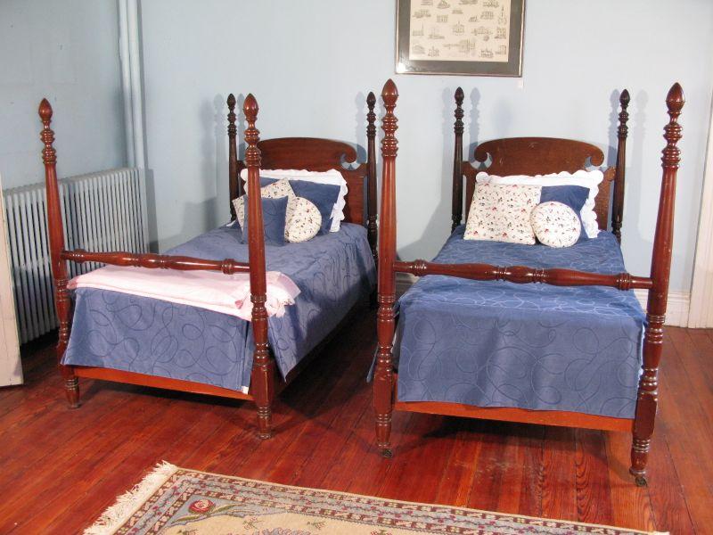 Appraisal: Pair of Acorn Finial Post Twin Beds semi-tall posts with