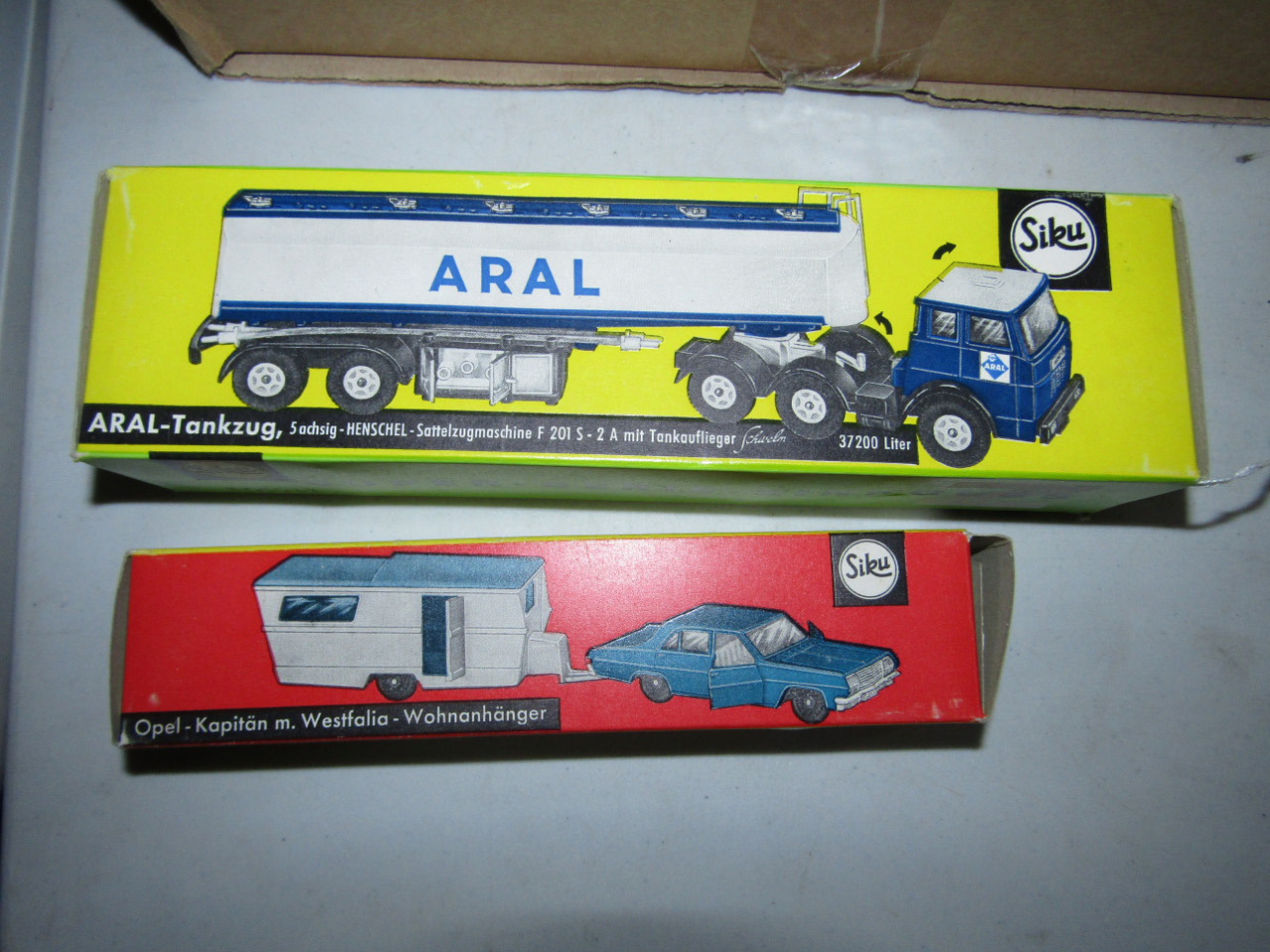 Appraisal: Various Siku die cast vehicles comprising an Opel car and