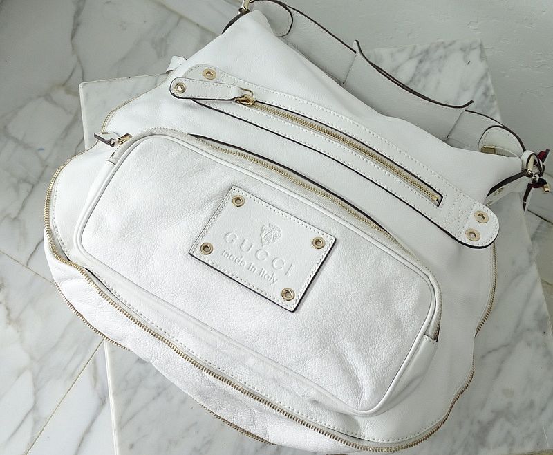 Appraisal: White Leather Gucci Handbag Tote purse White Leather Gucci Handbag