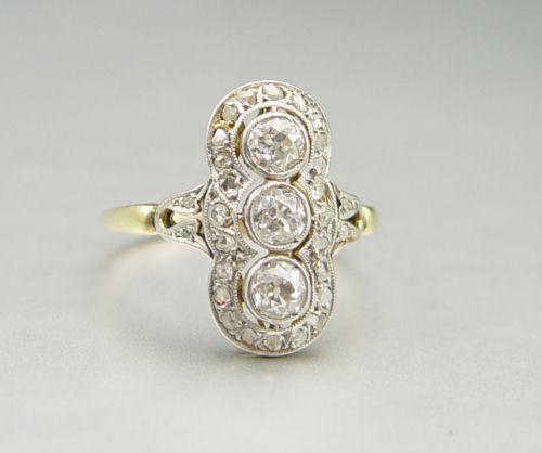 Appraisal: ANTIQUE STONE DIAMOND RING K yellow gold ring with platinum