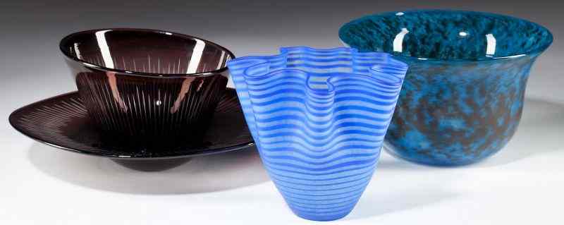 Appraisal: Three Kosta Boda Art Glass Bowlsthe first is a blue