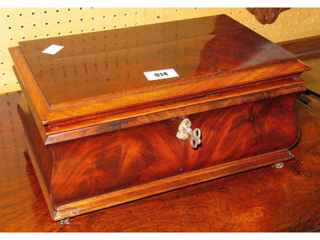 Appraisal: Mahogany sewing box