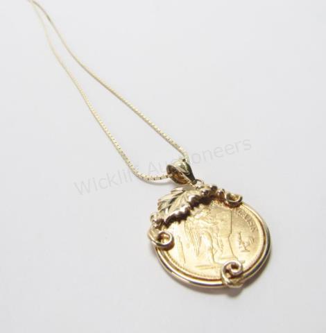 Appraisal: A K yellow gold mirrored box chain with K yellow