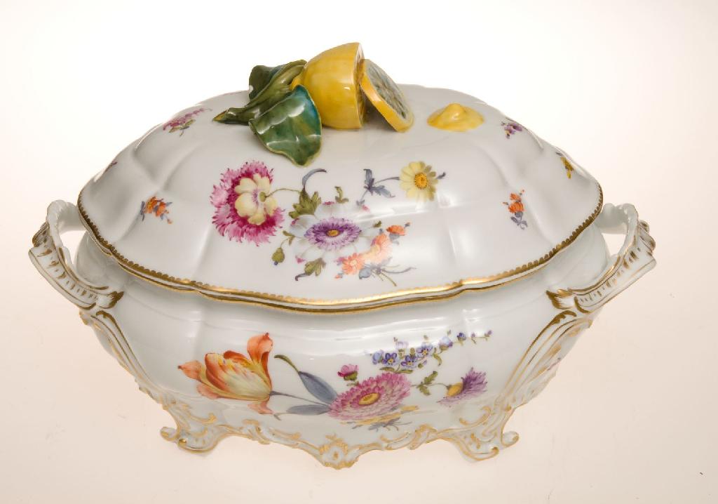 Appraisal: CONTINENTAL PORCELAIN TUREEN IN th CENTURY STYLE of oval form