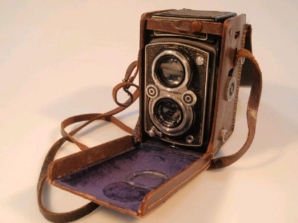 Appraisal: A Franke Heideck Rolleiflex TLR camera with Compur rapid shutter