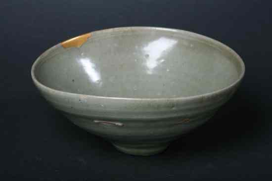 Appraisal: KOREAN CELADON PORCELAIN BOWL Koryo Dynasty With gold repair to