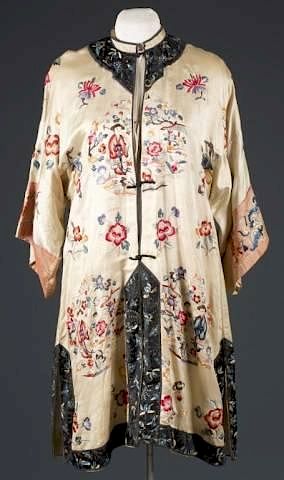 Appraisal: A Chinese vintage embroidered silk coat A Chinese vintage embroidered