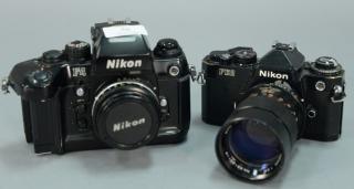 Appraisal: Nikon camera lot including Nikon F missing battery door with