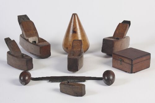 Appraisal: Eight woodwork tools including four wood planes and four other