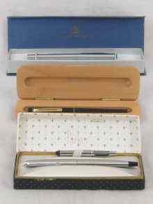 Appraisal: Two Shaeffer pens and a Parker cartridge pen each in