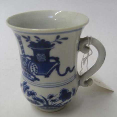 Appraisal: A CHINESE PORCELAIN MUG th century of baluster form with