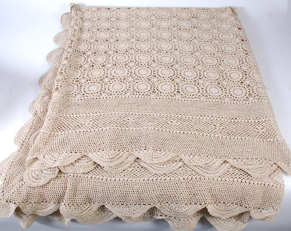 Appraisal: LARGE CROCHET WORK TABLECLOTH with a pattern of linked circles