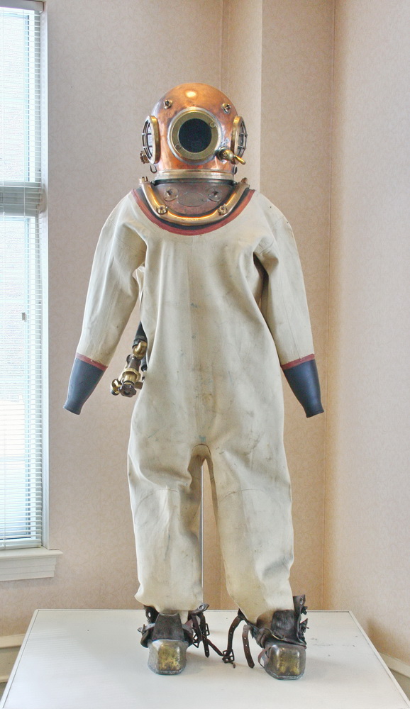 Appraisal: DEEP SEA DIVING SUIT - Circa - British Diving Suit