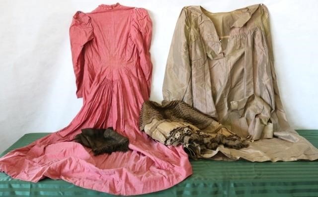 Appraisal: PIECES OF EARLY WOMEN'S CLOTHING TO INCLUDEAN 'S COTTON WORK