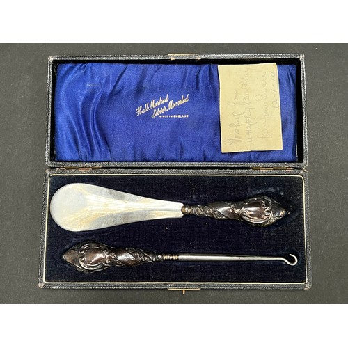 Appraisal: Cased shoe hook and shoe horn and other silver pieces