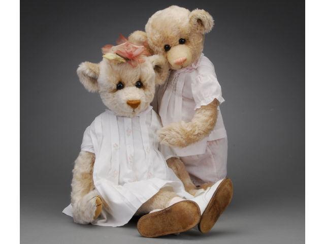 Appraisal: Pair Contemporary Artist Bears by Ballard Baines Both are blonde