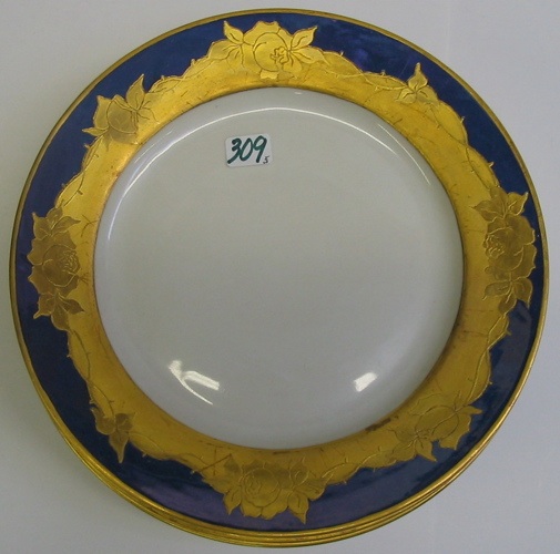 Appraisal: A SET OF FIVE CZECH PORCELAIN SERVICE PLATES Each plate