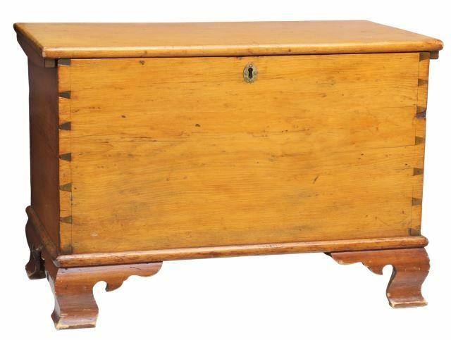 Appraisal: American pine blanket chest possibly Pennsylvania th c case with