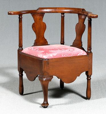 Appraisal: New England Queen Anne corner chair maple throughout with shaped