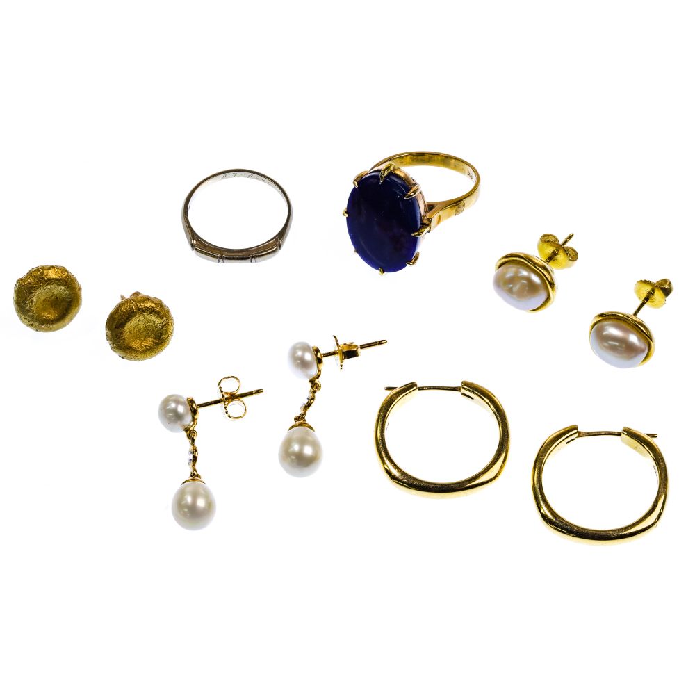 Appraisal: K YELLOW GOLD JEWELRY ASSORTMENT items including pairs of pierced