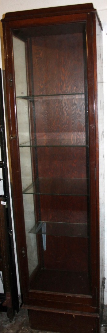 Appraisal: An early thC mahogany framed museum style display cabinet of