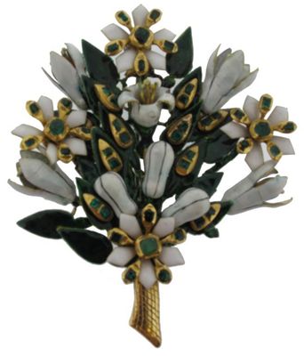 Appraisal: A late th Century floral brooch Mounted with open and