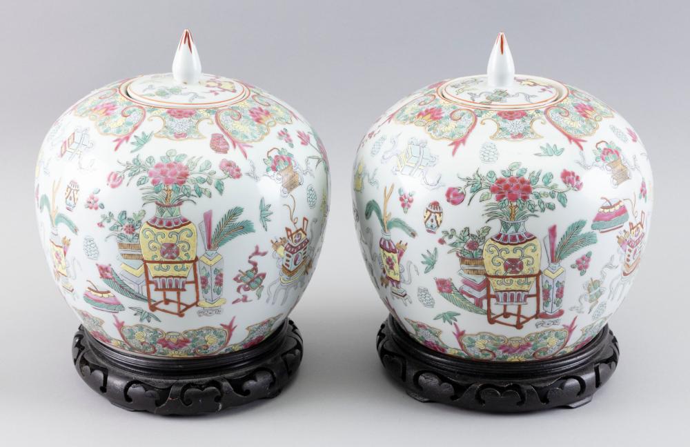 Appraisal: PAIR OF CHINESE FAMILLE ROSE PORCELAIN COVERED JARS EARLY TH