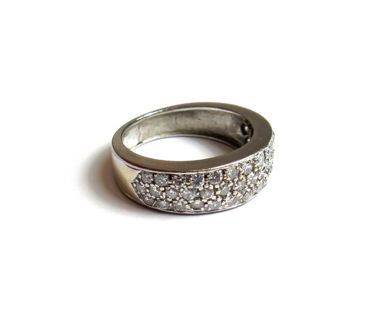 Appraisal: An ct white gold and diamond set ring mounted with