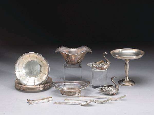 Appraisal: A group of sterling table articles and flatware Comprising bread