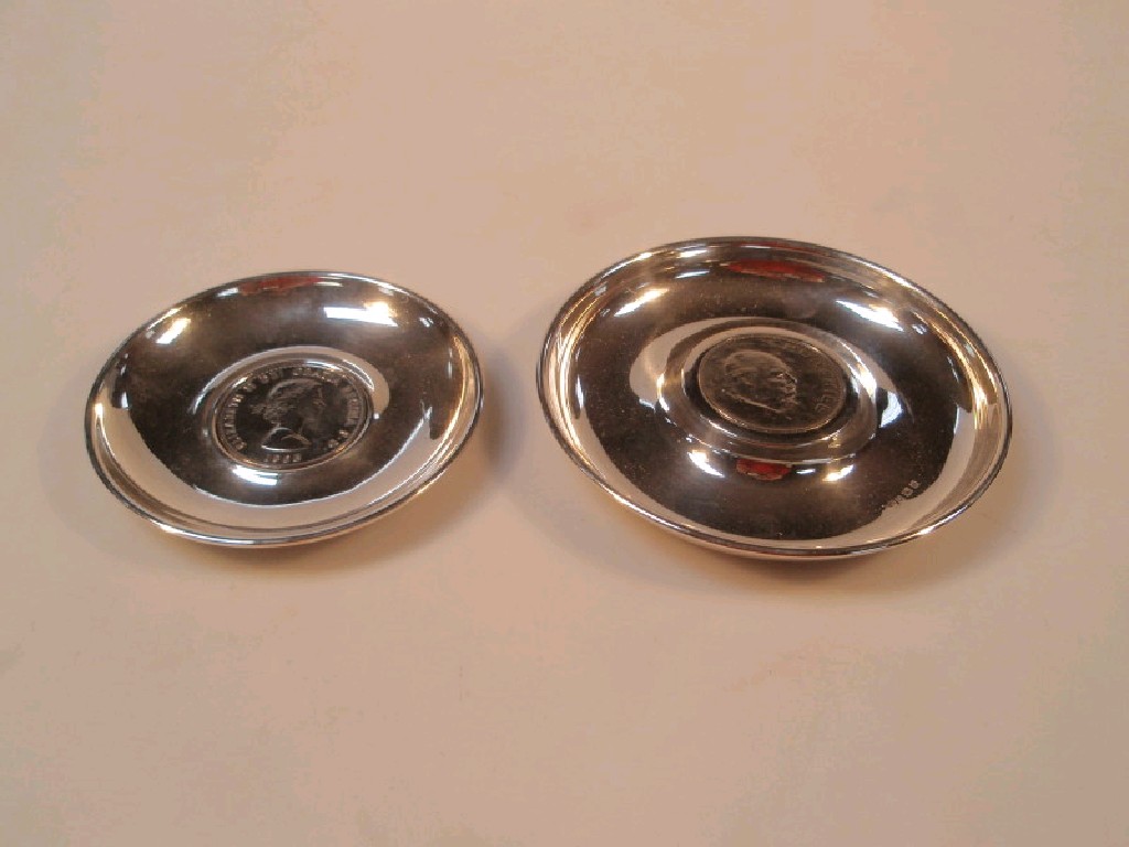 Appraisal: A silver pin tray with a Churchill crown set in