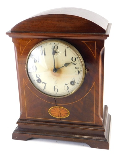 Appraisal: An Edwardian mahogany and boxwood strung mantel clock in domed