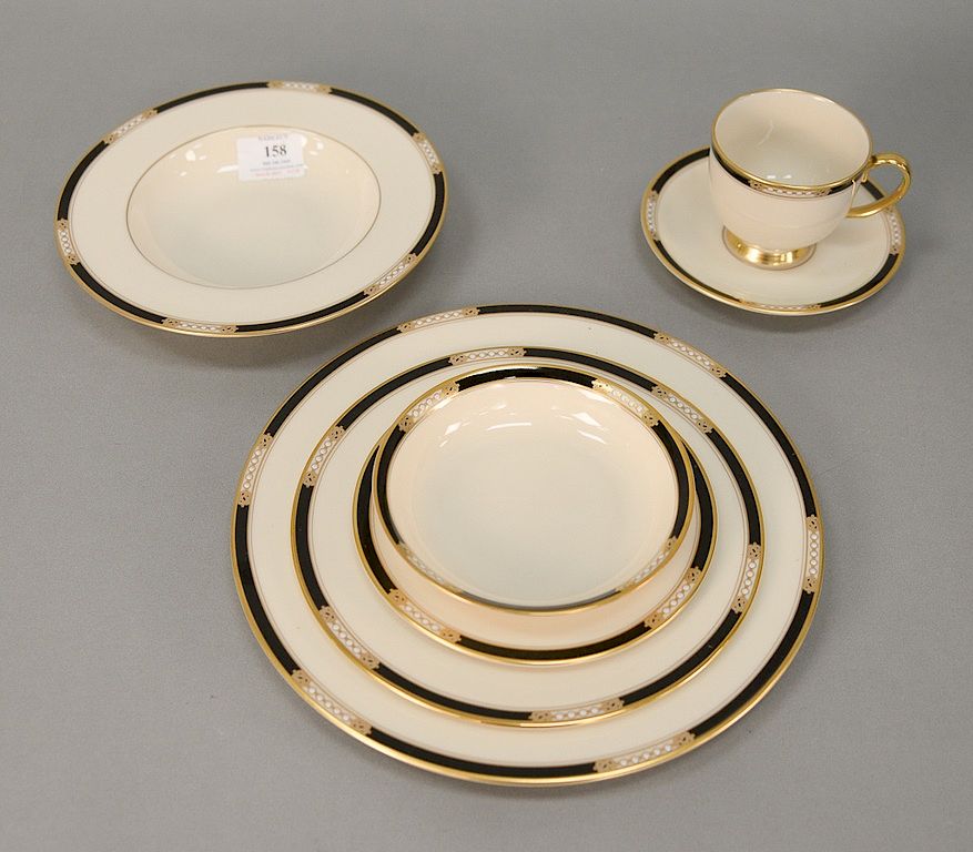 Appraisal: Lenox piece set Hancock Presidential Collection dinner service Ivory with