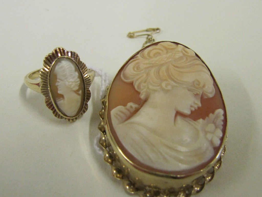 Appraisal: Lot comprising a ct gold mounted cameo brooch pendant and