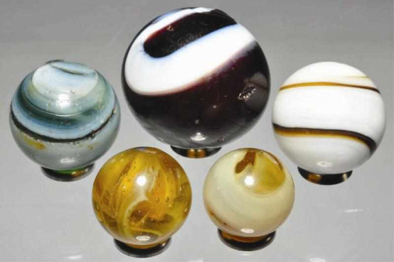 Appraisal: Lot of Navarre Swirl Marbles Description This group includes a