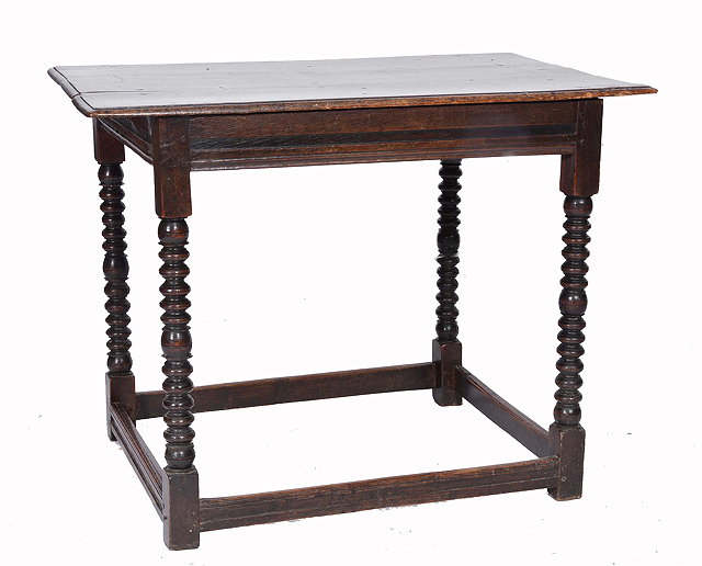 Appraisal: A TH CENTURY OAK RECTANGULAR SIDE TABLE with three plank