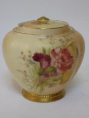 Appraisal: A ROYAL WORCESTER BLUSH IVORY POT POURRI VASE dated of