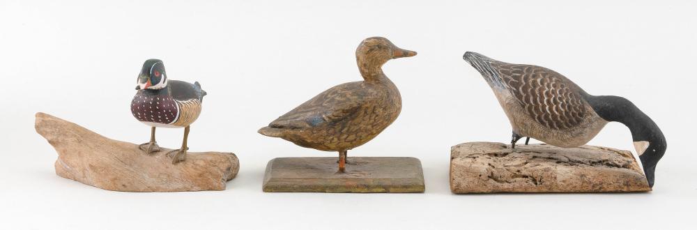 Appraisal: THREE MINIATURE BIRD CARVINGS TH CENTURY HEIGHTS FROM TO THREE