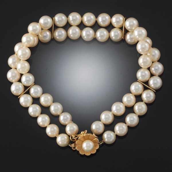 Appraisal: LADIES' PEARL AND GOLD BRACELET L Double strand pearl bracelet