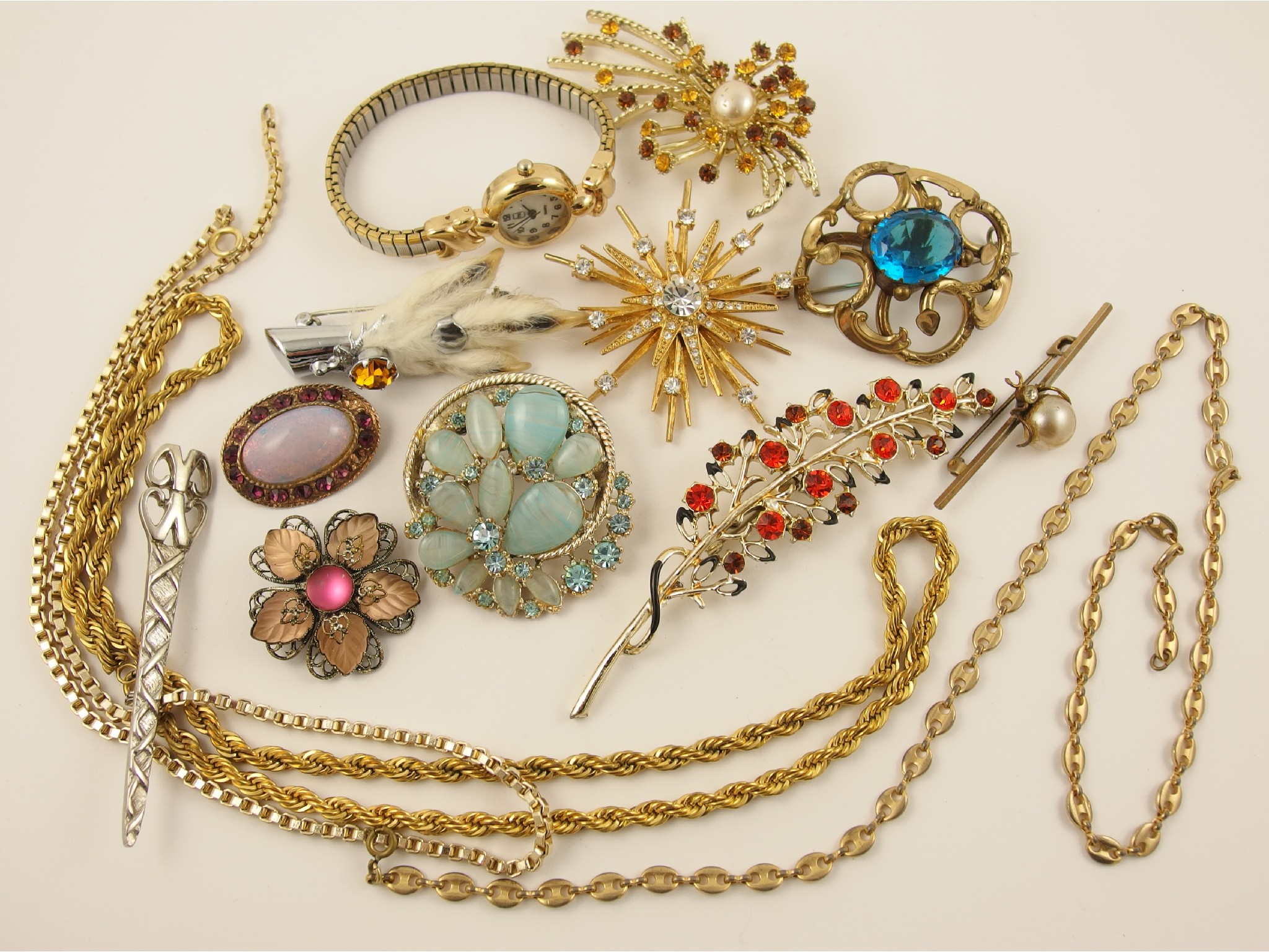 Appraisal: A collection of vintage costume jewellery to include Exquisite Avon