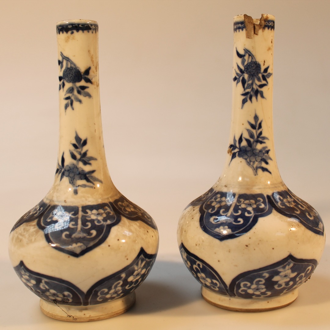 Appraisal: A pair of Chinese porcelain Ming style vase each with