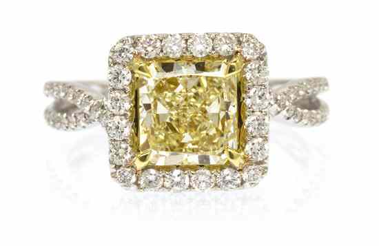 Appraisal: An Karat Gold Yellow and White Diamond Ring in a