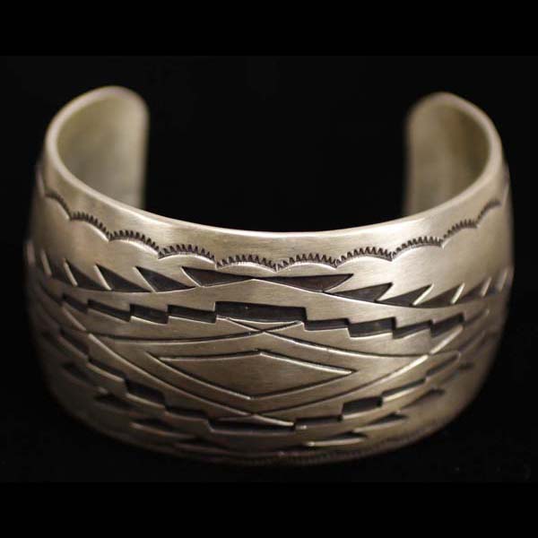 Appraisal: Vintage Navajo Native American Indian sterling silver cuff bracelet with